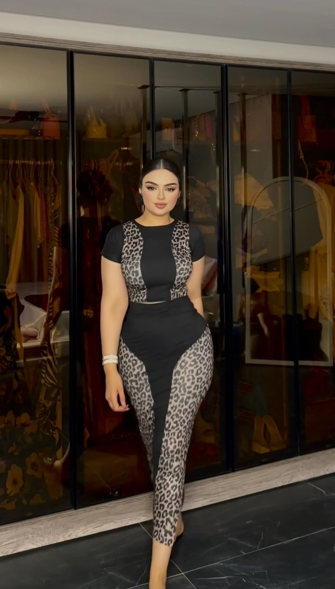 Tiger print black skirt and short-sleeved top set