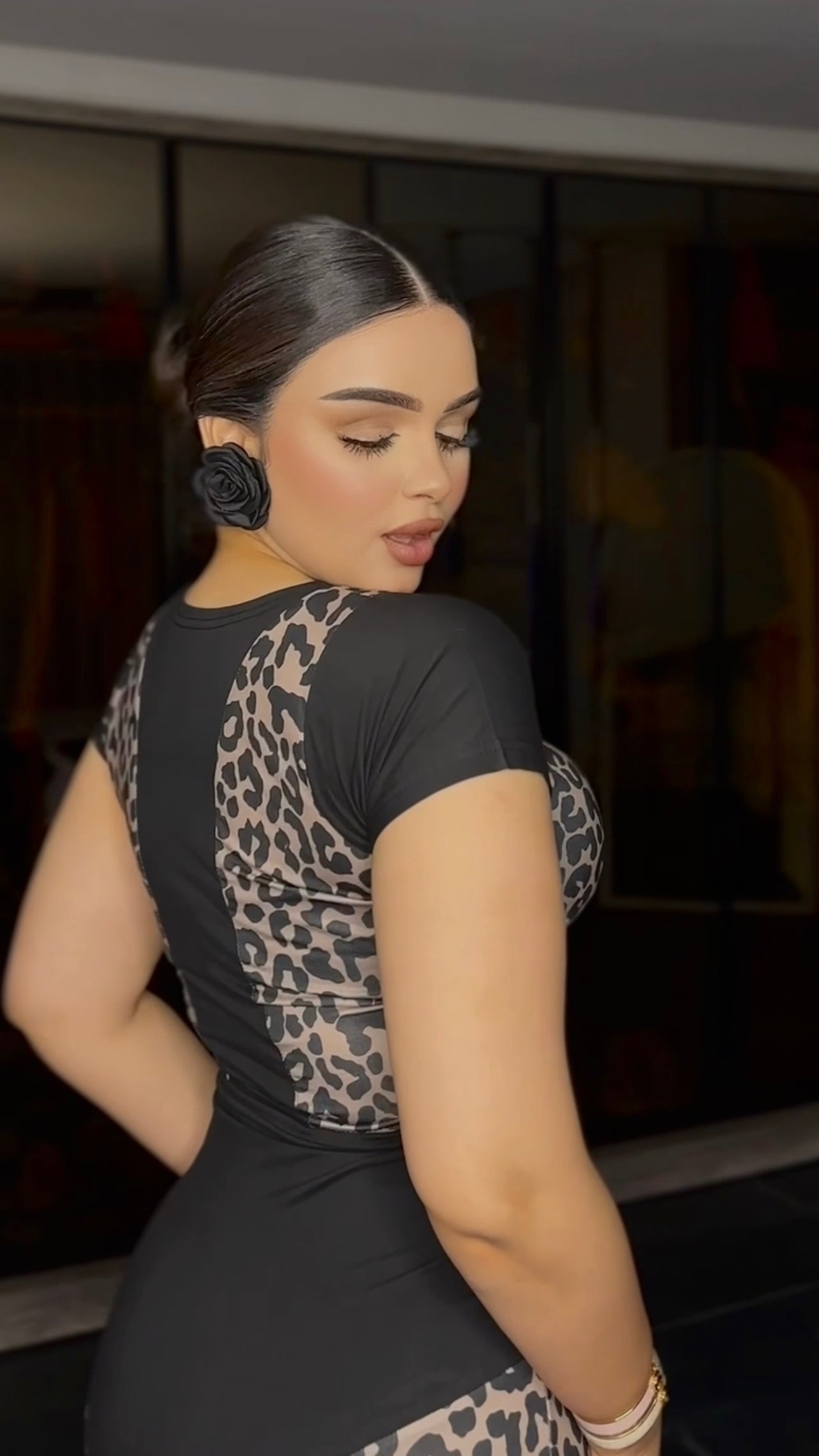 Tiger print black skirt and short-sleeved top set