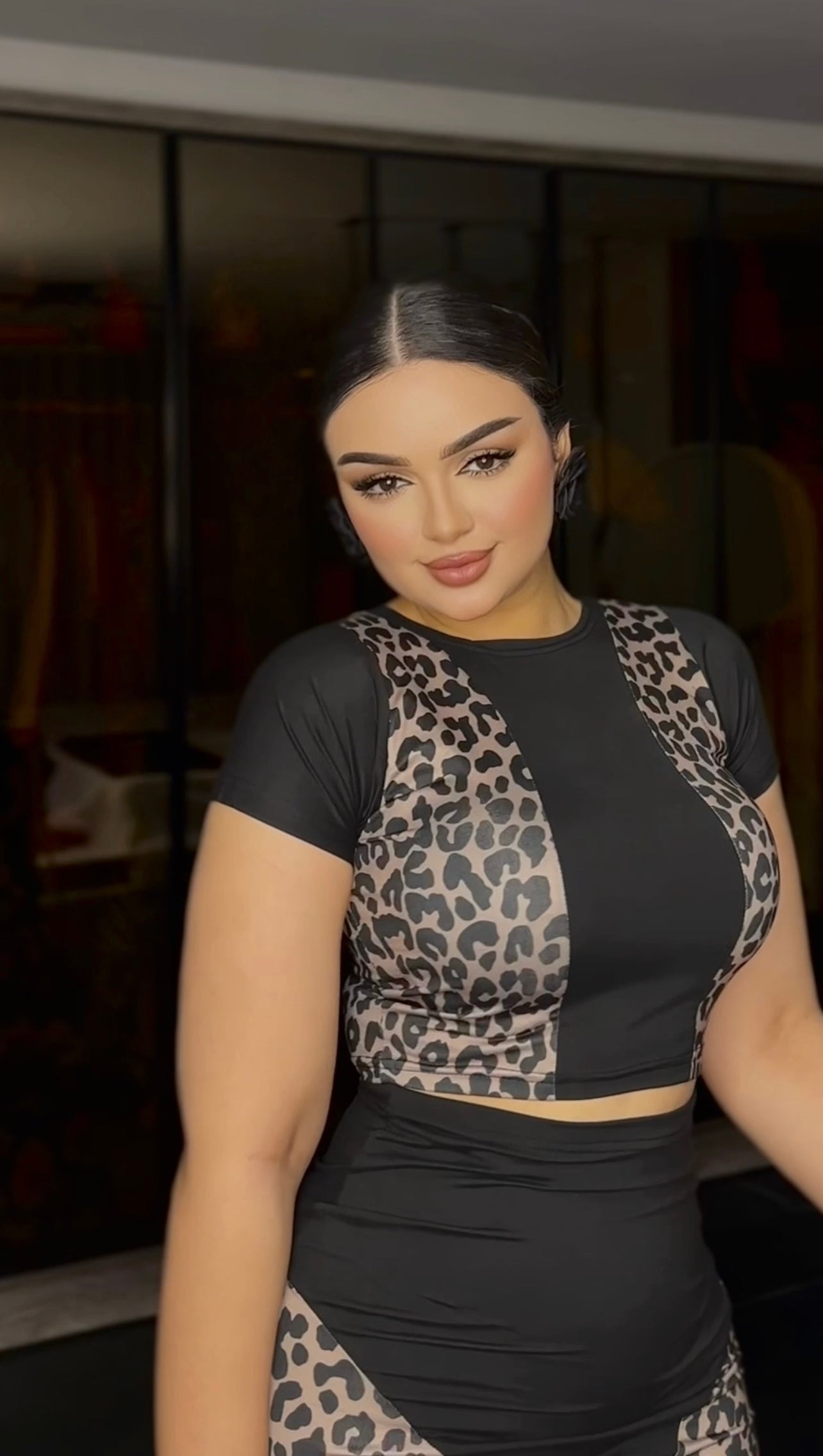 Tiger print black skirt and short-sleeved top set
