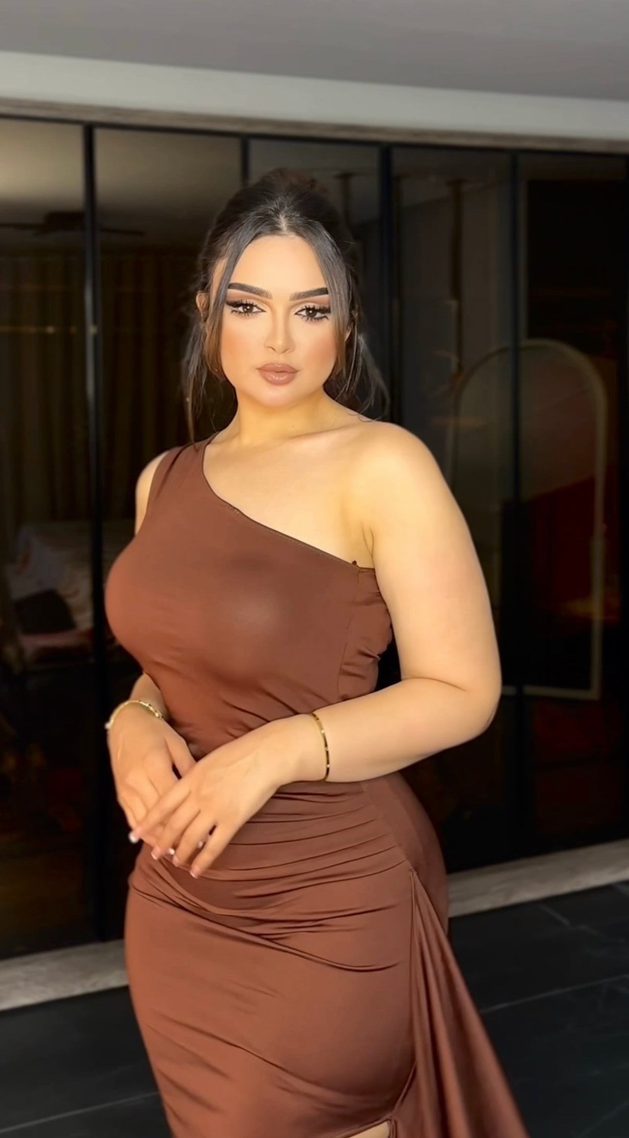 One-shoulder dress